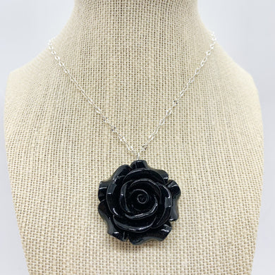 Solita in Black Rose