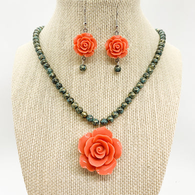 La Reina Set in Pumpkin and Sage